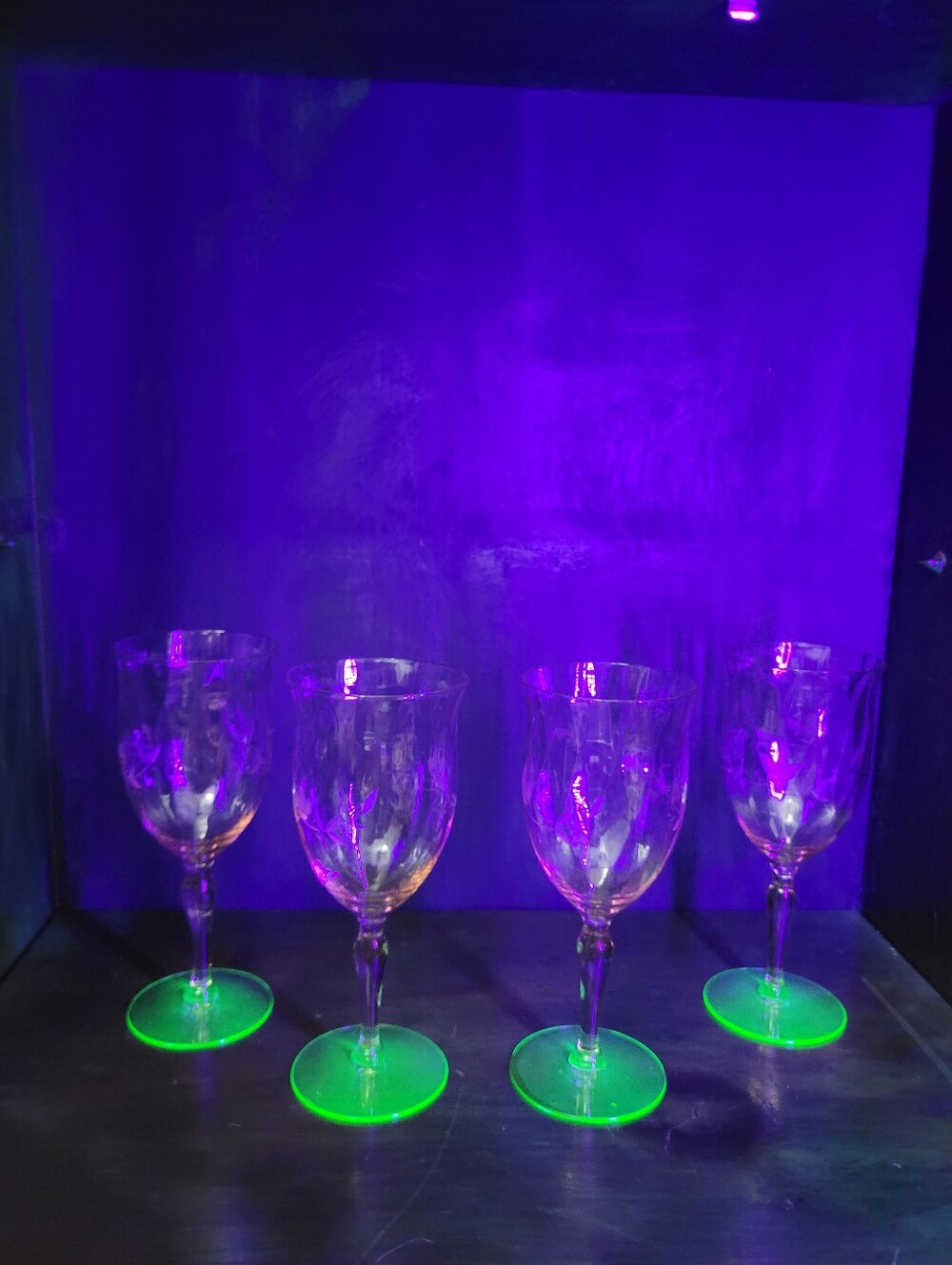 Set Of 4 Vintage Weston Watermelon Wine Glasses Uranium Stem